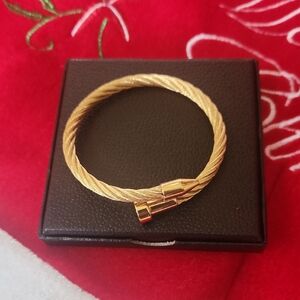 18K Gold Plated Nail Bracelet Brand New